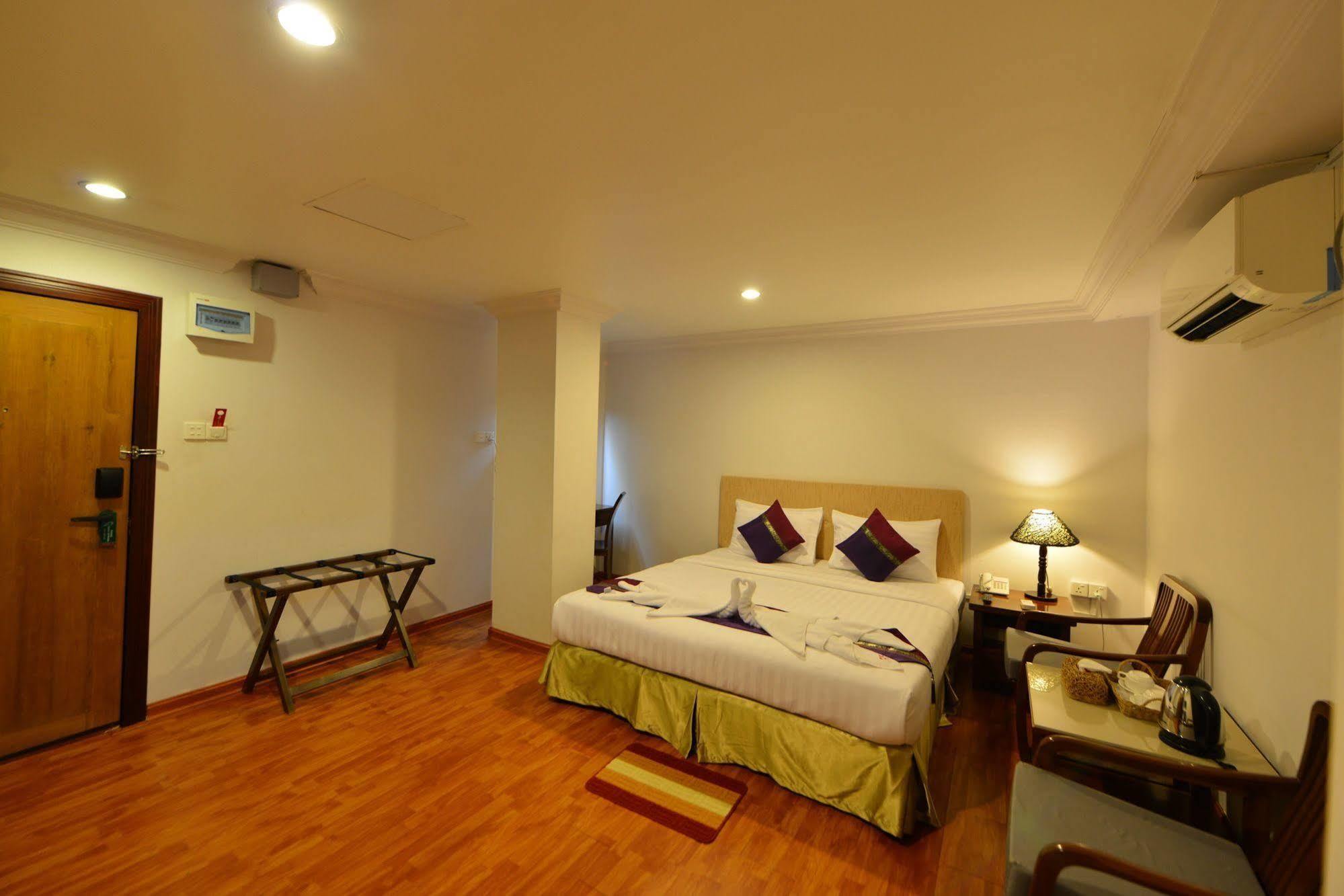 Hotel K Yangon Extérieur photo